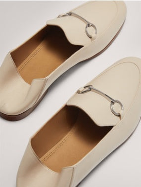 Cream flats