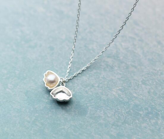 Simple Elegant Silver Shell Necklace For Women