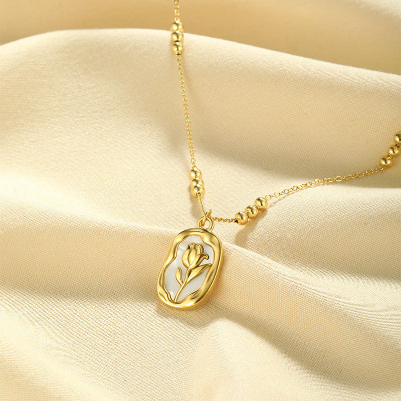 Simple Rose Pearl White Shell Pendant Necklace